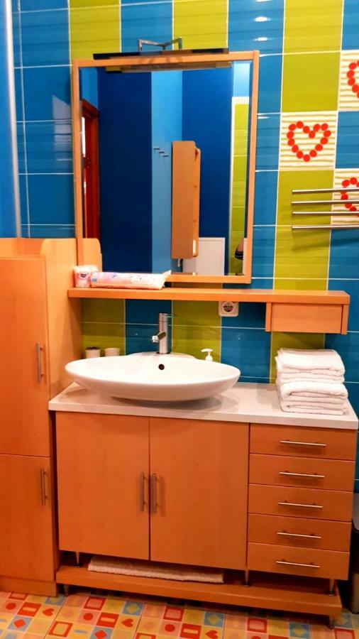 דירות דאוגבפילס Fuksija House מראה חיצוני תמונה